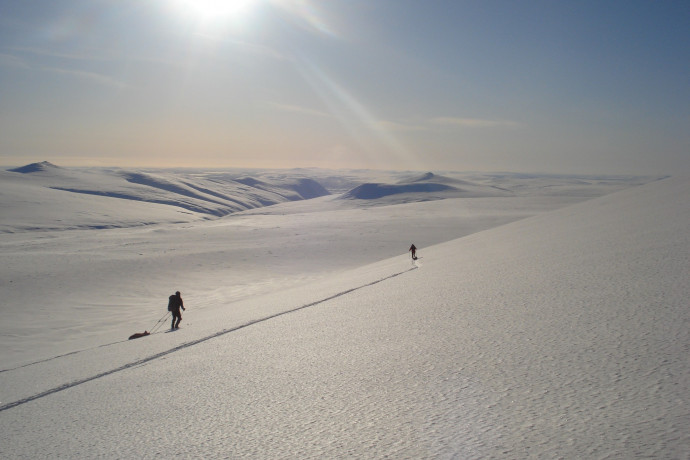 raid à ski nordique en laponie