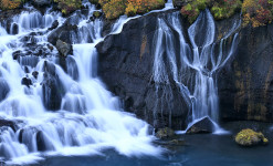 cascades d’Hraunfossar et Barnafoss Islande