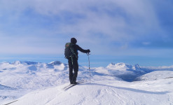 Ski nordique dans le Massif du Storstein dans le Nordland