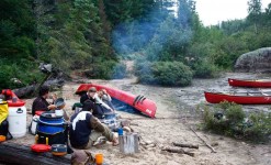 descente de rivière en canoe au canada