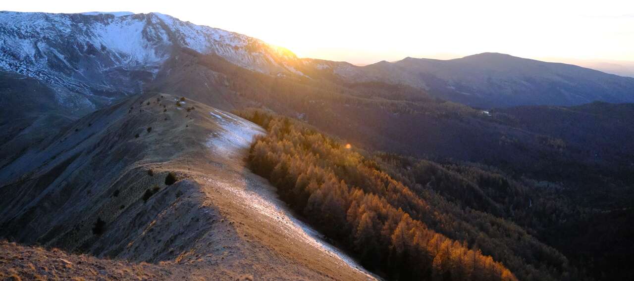 Alpages sous neige soupoudrée
