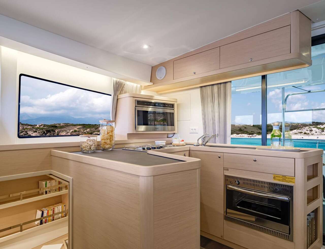 Cuisine dans le catamaran Lagoon 42