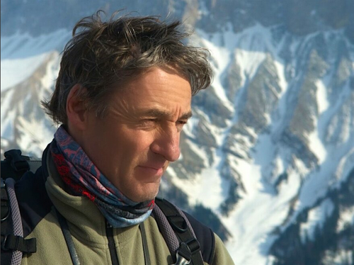 Laurent Cistac en montagne sur fond de neige